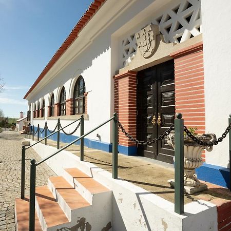 Escola Do Fado Bed & Breakfast Vila Fernando  ภายนอก รูปภาพ