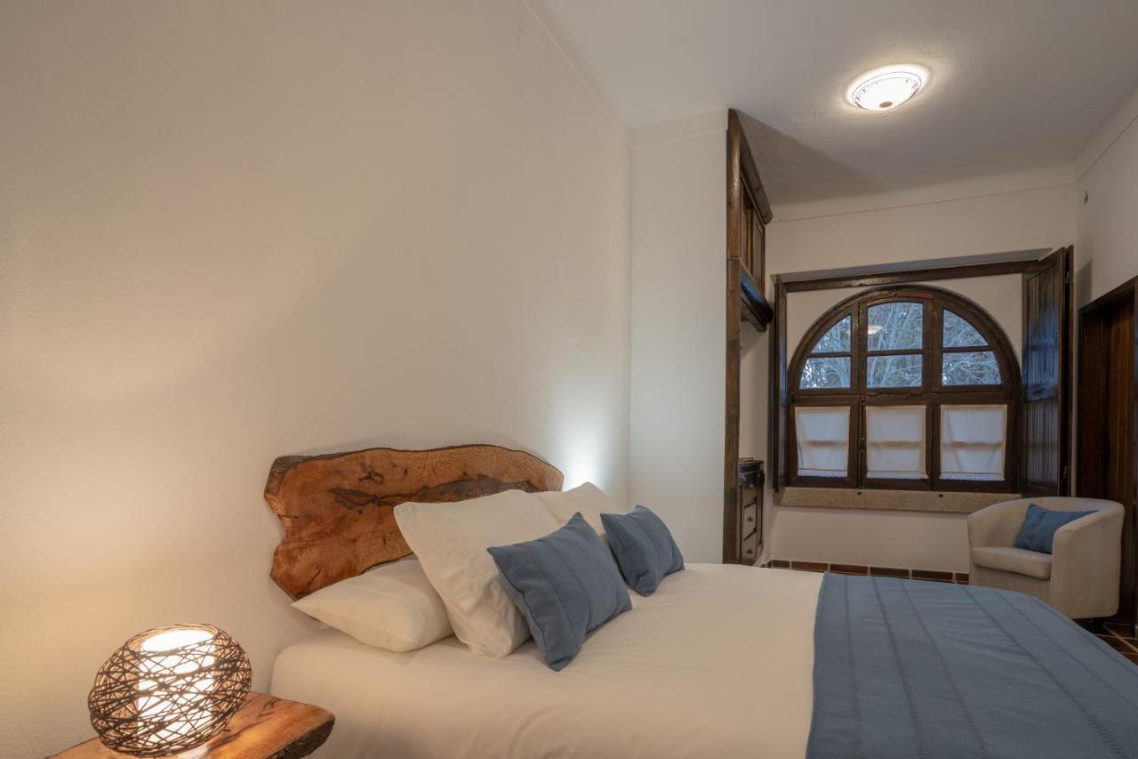 Escola Do Fado Bed & Breakfast Vila Fernando  ภายนอก รูปภาพ