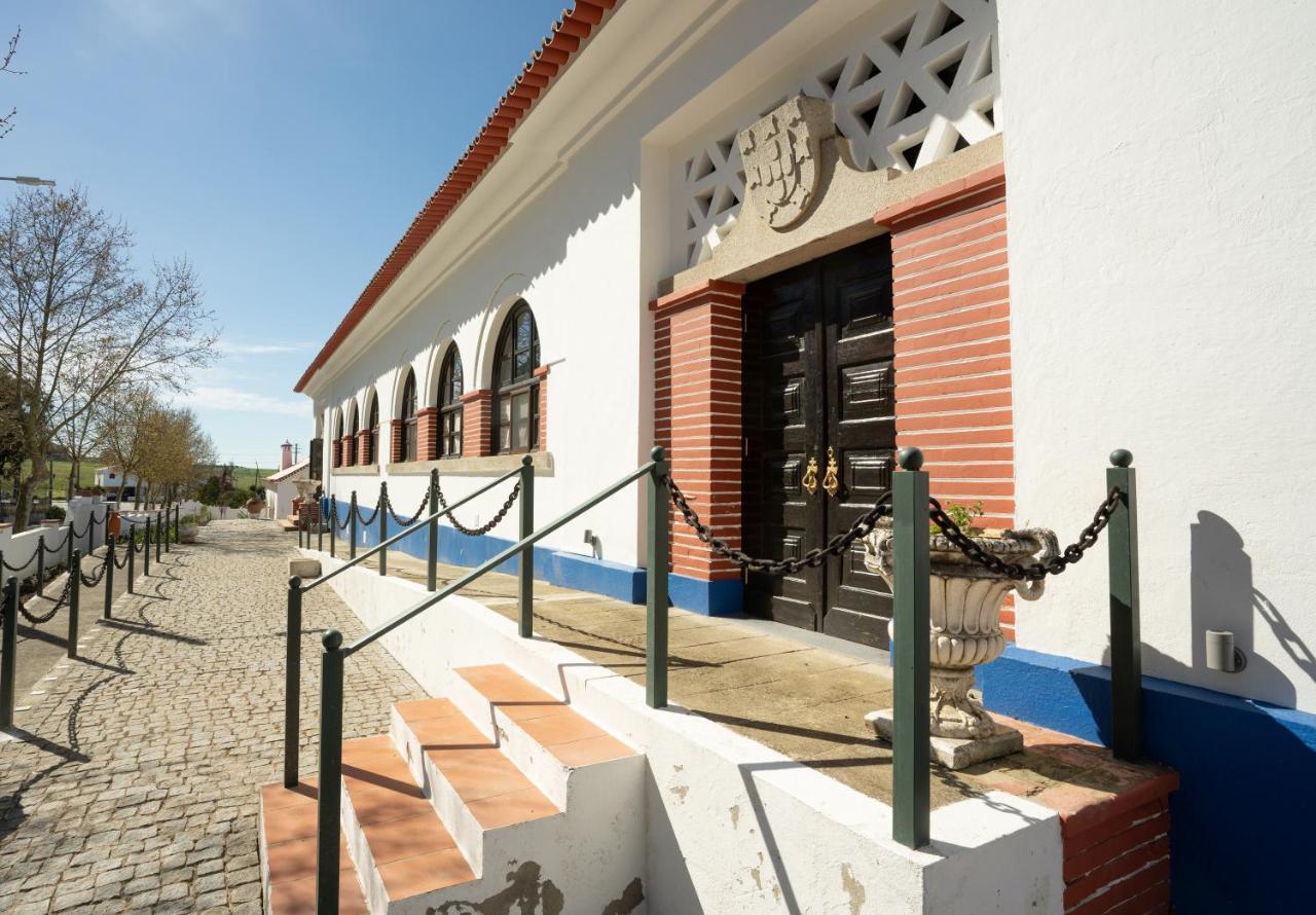 Escola Do Fado Bed & Breakfast Vila Fernando  ภายนอก รูปภาพ